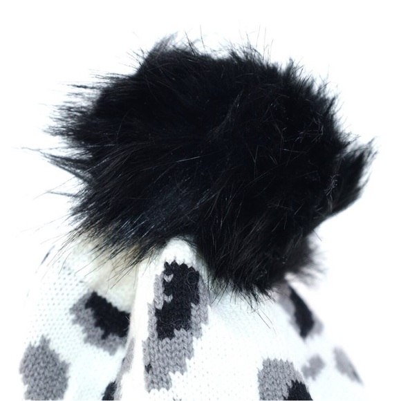 Virginia Wolf Leopard Beanie with Faux Fur Snap Pom Pom - White / Black - NIB - Picture 2 of 4